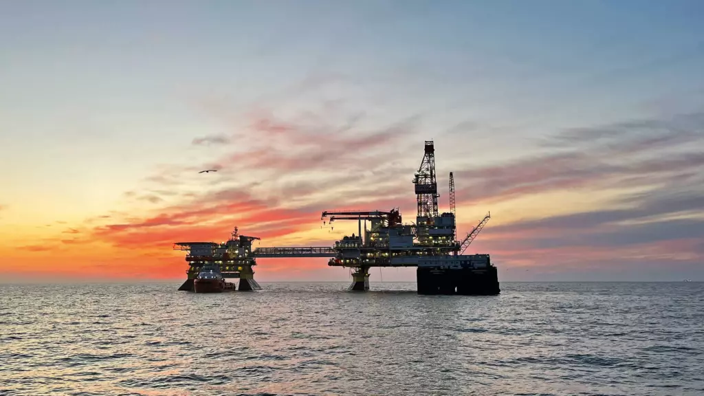 Морские операции по транспортировке и установке в море опорных блоков, верхних строений, свай, водоотделяющих колонн и переходной галереи для платформ ПЖМ и ЛСП м/р им. В. Грайфера