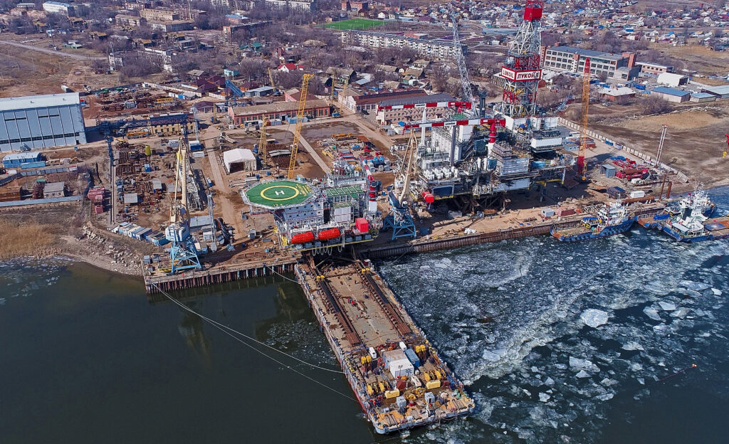 135 000 м² общей площади. Производительность — 10 000 т/год
