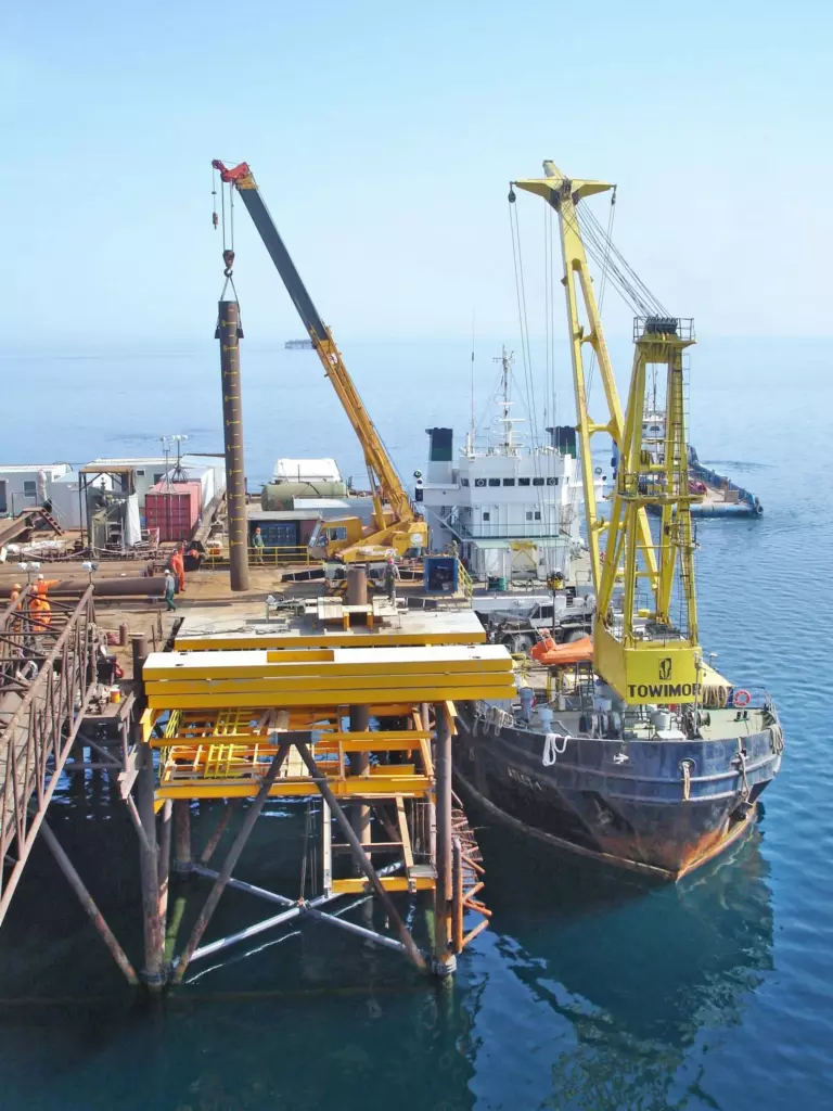 Модернизация конструкций морских стационарных платформ LAM-13 и LAM-28 на м/р LAM