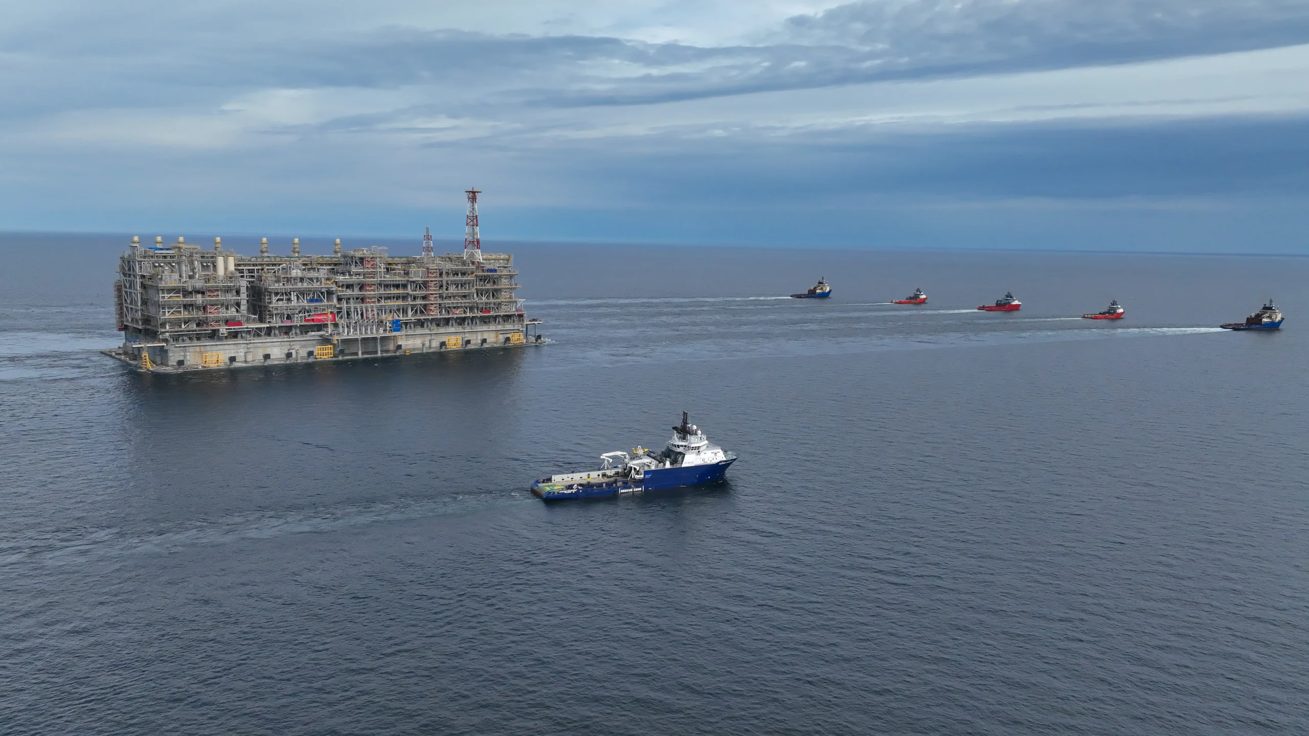 Морская операция — аэросъёмка буксировки ТЛ-1
