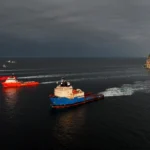 Морская операция — буксировка ТЛ-1 в сумерках